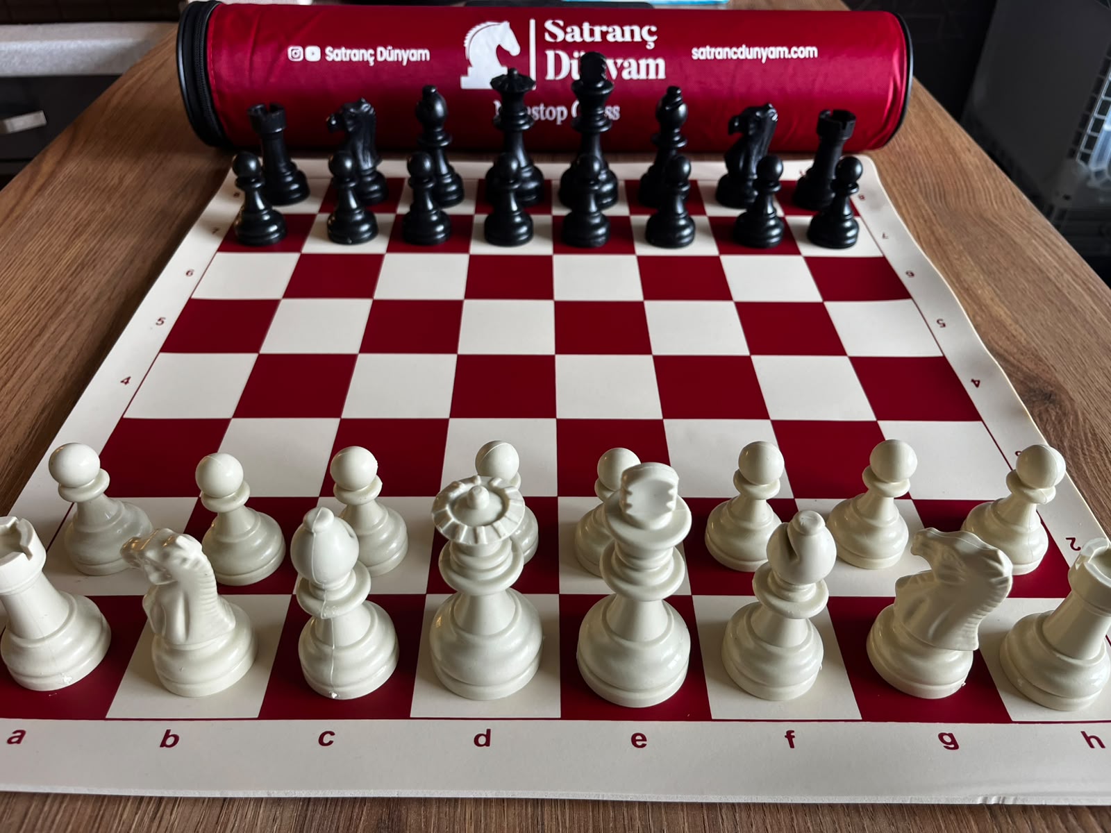 tamtakım Satranç Dünyam Profesyonel Satranç Takımı Kırmızı Seri (Şah Boyu 95mm) - Görsel 1